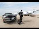 https://image.noelshack.com/fichiers/2015/38/1442752815-depositphotos-39617273-businessman-standing-by-car-and-private-jet-at-terminal.jpg