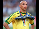https://image.noelshack.com/fichiers/2015/41/1444504180-ronaldo-crampons-cou.jpg