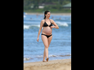 https://image.noelshack.com/fichiers/2016/07/1455540591-anne-hathaway-pregnant-bikini-003.jpg