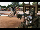 https://image.noelshack.com/fichiers/2016/28/1468580238-soldat-francais-en-centrafrique.jpg