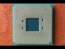 https://image.noelshack.com/fichiers/2016/37/1474058912-amd-zen-bristol-ridge-chip-backside.jpg