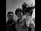 https://www.noelshack.com/2016-44-1478431743-rian-archive-15491-valery-bykovsky-and-valentina-tereshkova.jpg
