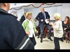 https://image.noelshack.com/fichiers/2016/45/1479055563-alain-juppe-s-est-essaye-a-quelques-pas-de-danse-a-bordeaux.jpg