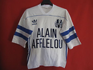 https://www.noelshack.com/2016-51-1482353060-maillot-adidas-ventex-alain-afflelou-olympique-marseille-1988.jpg