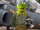 https://image.noelshack.com/fichiers/2017/06/1486844705-kermit-avion.jpg