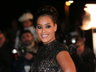 https://image.noelshack.com/fichiers/2017/09/1488496579-beaute-amel-bent-sans-make-up-j-ai-l-impression-d-etre-terne-portrait-w674.jpg