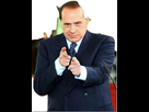 https://image.noelshack.com/minis/2017/10/1489234024-silvio-berlusconi-mitraglia-un-giornalista-image-4183-article-ajust-930-burned.png