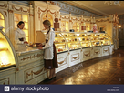 https://www.noelshack.com/2017-21-1495553587-two-saleswomen-in-cafe-pushkin-and-pastry-shop-in-moscow-russia-f084tn.jpg