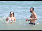 https://image.noelshack.com/fichiers/2017/29/3/1500461379-eva-longoria-playing-on-the-beach-in-marbella-spain-71817-52.jpg