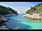 https://image.noelshack.com/fichiers/2017/32/4/1502368513-10-calanque-de-port-pin.jpg