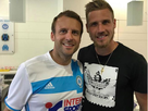 https://image.noelshack.com/fichiers/2017/33/2/1502812614-om-macron-deboule-a-l-entrainement-de-marseille-macron-om-189689.jpg