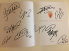 https://image.noelshack.com/fichiers/2017/33/6/1503138923-autographes.jpg