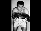 https://image.noelshack.com/fichiers/2017/38/4/1505951439-jake-lamotta-signed-photo-postcard-1952.jpg
