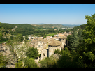 https://image.noelshack.com/fichiers/2017/38/6/1506191454-40-ardeche-village-de-vogue.jpg