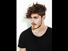 https://www.noelshack.com/2017-42-6-1508615562-1478513989-look-fatal-moderne-coupe-tendance-homme-cheveux.jpg