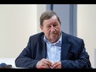 1510342650-1200px-guy-roux-mai-2014-rennes-france-2.png