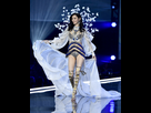 https://image.noelshack.com/fichiers/2017/47/2/1511256503-57458178-ming-xi-2017-victoria-secret-fashion-show-teoiibcezgyx.jpg