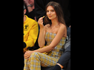 https://image.noelshack.com/fichiers/2017/49/1/1512382384-tn-emily-ratajkowski-laker-v-rockets-la-03-dec-17-12.jpg