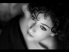 https://image.noelshack.com/minis/2017/51/5/1513979123-femme-regard-en-l-air-noir-et-blanc-plongee-majmajest-com.png