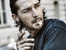 https://image.noelshack.com/minis/2018/03/7/1516524554-shia-retourne-regard-cigarette-krankin.png