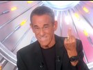 https://image.noelshack.com/minis/2018/04/4/1516897231-thierry-ardisson-fait-un-doigt-d-honneur-a-jean-michel-apathie-qui-lui-repond.png