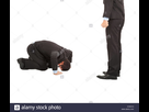 https://image.noelshack.com/fichiers/2018/07/4/1518726830-businessman-apologize-to-boss-with-japanese-kneeling-position-h1ed1h.jpg