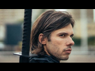https://image.noelshack.com/minis/2018/09/4/1519913580-orelsan-tout-va-bien-le-making-of-du-clip.png