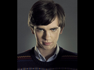 https://image.noelshack.com/fichiers/2018/09/5/1519995052-norman-bates-bates-motel.png