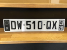 https://image.noelshack.com/fichiers/2018/12/3/1521655642-plaque-d-immatriculation-plexiglass-pour-auto-avec-logo-f-et-departement-2a-2b-et-64-en-fond-noir-13-1.jpg