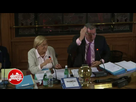 https://image.noelshack.com/fichiers/2018/12/6/1521884133-video-l-enorme-colere-de-patrick-balkany-contre-les-socialistes-en-plein-conseil-municipal.gif