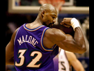 https://image.noelshack.com/fichiers/2018/14/1/1522685157-2001-karl-malone-flexing-muscle.jpg