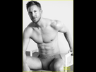 https://image.noelshack.com/fichiers/2018/15/3/1523399245-calvin-harris-strips-down-to-his-underwear-in-new-emporio-armani-ads-03.jpg