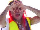 https://image.noelshack.com/fichiers/2018/16/3/1524070438-6ix9ine-met-ses-lunettes-pour-chouf-les-chofas-kekeh3.png