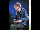 https://image.noelshack.com/fichiers/2018/17/5/1524825705-mad-young-hacker-14386621.jpg