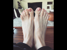 https://image.noelshack.com/fichiers/2018/35/2/1535411012-alison-brie-feet-2761005.jpg