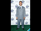 https://image.noelshack.com/fichiers/2018/50/6/1544897409-style-blogs-the-gq-eye-jorge-posada-bad-suit-600.jpg