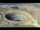 https://image.noelshack.com/fichiers/2019/03/5/1547772458-massive-hole-mine-crater-sinkhole17.jpg