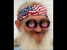 https://image.noelshack.com/fichiers/2019/11/7/1552838394-oldmanwithhooterslenses.jpg