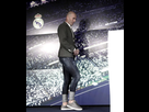 https://image.noelshack.com/fichiers/2019/14/6/1554571143-real-madrid-pourquoi-zinedine-zidane-a-porte-ce-jean-moulant-lors-de-sa-conference-de-presse-la-reponse.jpg