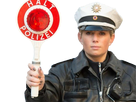 https://image.noelshack.com/fichiers/2019/14/6/1554577282-halt-polizei.png