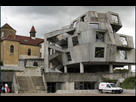 https://image.noelshack.com/fichiers/2019/15/5/1555097937-le-batiment-de-droite-ressemble-selon-topito-a-un-tas-de-bunkers-abandonnes-sur-la-cote-normande-photo-dauphine-libere-1479278308.jpg