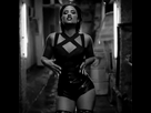 https://image.noelshack.com/fichiers/2019/16/6/1555786996-demi-lovato-sexy-leather.gif