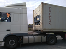 https://image.noelshack.com/fichiers/2019/17/5/1556293399-camion-triton.jpg