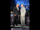 https://image.noelshack.com/fichiers/2019/19/2/1557184592-dwayne-la-roca-johnson-john-cena-en-la-asistencia-para-wrestlemania-xxvii-conferencia-de-prensa-hard-rock-cafe-nueva-york-ny-el-30-de-marzo-de-2011-foto-por-rob-ricoseverett-collection-c67gmf.jpg