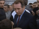 https://image.noelshack.com/fichiers/2019/21/3/1558553553-bayrou-claque-humiliante.gif