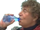 https://image.noelshack.com/fichiers/2019/25/5/1561119803-1536928546-jesusbouteille.png