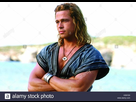 https://image.noelshack.com/fichiers/2019/28/4/1562835527-troy-us-br-2004-brad-pitt-as-achilles-date-2004-k3ny20.jpg