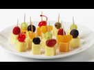 https://image.noelshack.com/fichiers/2019/29/5/1563560443-414818885-des-de-fromage-canapees-au-fromage-brochette-au-fromage-broche-de-cocktail.jpg