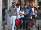 https://image.noelshack.com/fichiers/2019/30/6/1564231475-louis-sarkozy-et-sa-compagne-capucine-anav-se-promenent-dans-les-rues-de-saint-tropez-le-5-aout-2016-351232.jpg