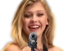 https://image.noelshack.com/fichiers/2019/31/6/1564827210-femme-blonde-arme-pistolet.png